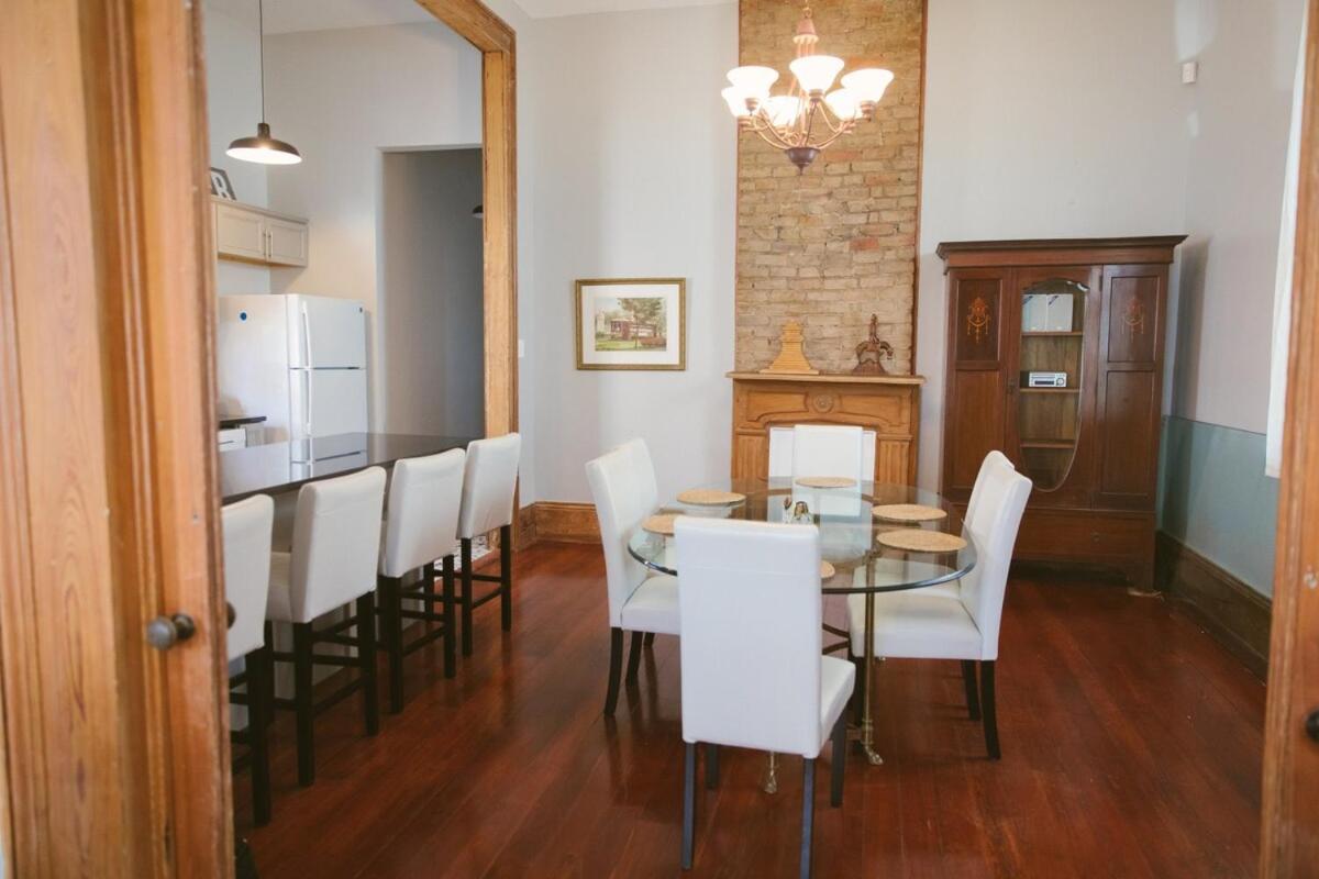 Miss Ruby's Mid-city Apartment